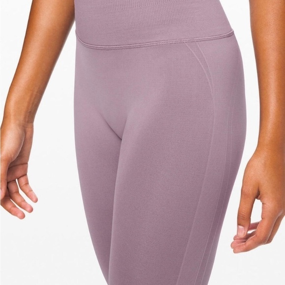 LULULEMON Ebb to Street Legging Frosted Mulberry 10 - Picture 4 of 10